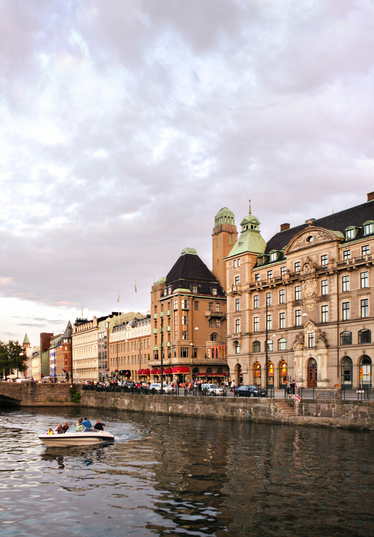 Fotograf: Fredrik Johansson. Kanal i Malmö